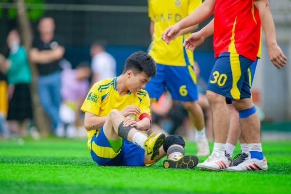 knee injury athlete